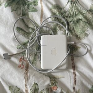 Apple White 140 w usb-C power adapter  model A2452